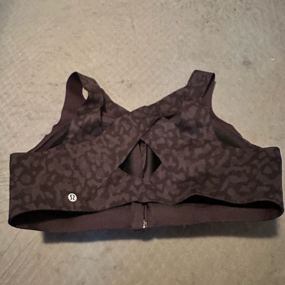 Lululemon Enlite Bra - Coal Camo - Size 38D - Picture 3 of 4